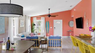 Hidden Grove Hot Tub Deck w Lounge 2 blocks to the Beach - 3