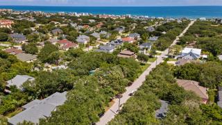 Hidden Grove Hot Tub Deck w Lounge 2 blocks to the Beach - 7