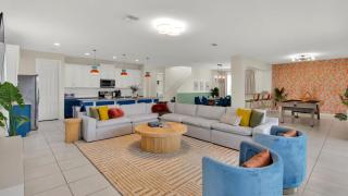 Sleeps 20 9BDR Star Wars-Themed Game Room Pool Hot Tub Nassau by AvantStay - 5