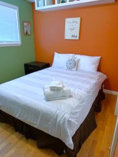 Rainier Beach - Lake WA View - 15 Min to Downtown & SEA Airport - 9