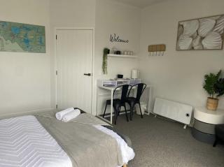 Stylish Lake Ōkāreka Retreat Views, Spa in Rotorua - 2