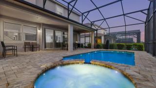 Minutes to Disney Parks Universal Sleeps 21 w Pool Hot Tub Game Room - 9