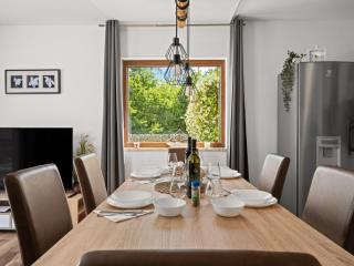 Holiday Home Mla i - Three Bedroom Holiday Home with Pool - 2