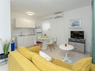 Holiday Home Sanda - Four Bedroom Holiday Home with Terrace - 0