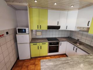 Brezovica Spacious Family-Friendy Apartment - Two Bedroom Apartment with Balcony - 2
