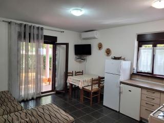 Apartments Villa Dina 1 - 2