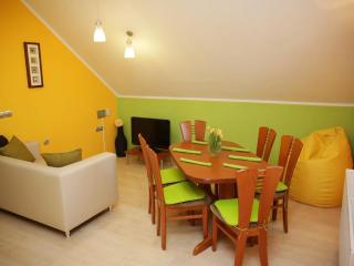 Elegant and Stylish Retreat Apartments with Terrace - Three Bedroom Apartment with Terrace - 9