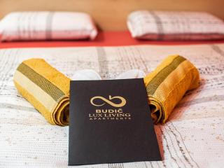 Elegant and Stylish Retreat Apartments with Terrace - Three Bedroom Apartment with Terrace - 5