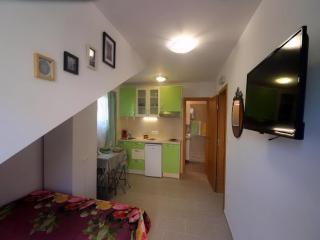 Apartments Clementina Sunrise-Studio Apartment with Balcony GREEN - 8