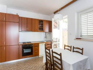 Apartments Sipa - Superior Two Bedroom Apartment with Balcony and Sea View Apartman F - 8