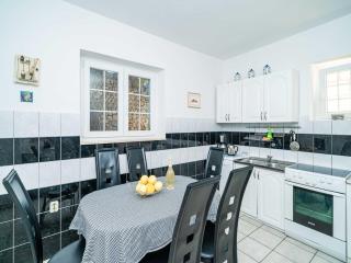Villa Vista Old Town - Four Bedroom House with Terrace and Sea View - 6