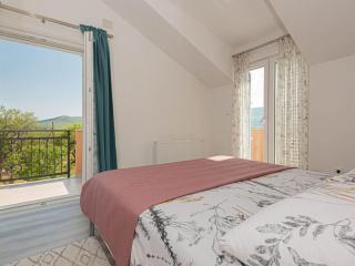 Villa Maria with Outdoor Pool - Five Bedroom Villa with Outdoor Pool - Otavice - 4