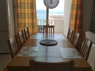 Three Bedroom Apartment with Terrace and Sea View - 4