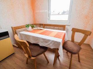 Quiet and Sunny Apartment with Balcony - Two Bedroom Apartment with Balcony - 4