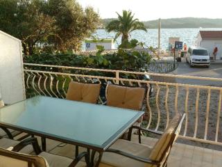 Studio Apartment with Sea View and Balcony - 4