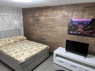 Meadow Tranquil Apartments with Evergreen Garden - One Bedroom Apartment - 2