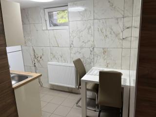 Meadow Tranquil Apartments with Evergreen Garden - One Bedroom Apartment - 4