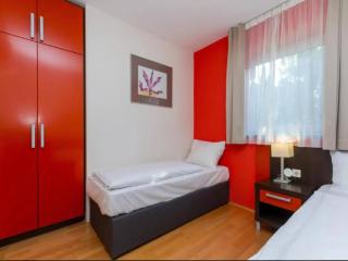 Marina Portoro Family Friendly Apartment 3 - Two Bedroom Apartment - 3
