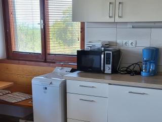 Serene Hollow Holiday Home with Mountain View - Two Bedroom Holiday Home with Mountain View - 7