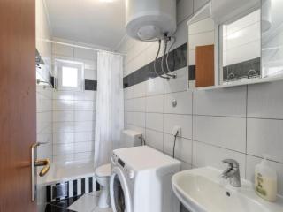Three Bedroom Apartment with Terrace - 3
