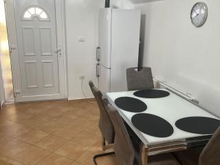 Meadow Tranquil Apartments with Evergreen Garden - Two Bedroom Apartment - 5