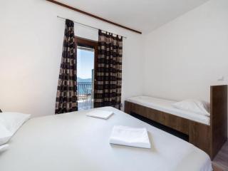 Two Bedroom Apartment With Balcony A2 - 2