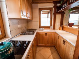 Vivid Hillside Country House with Hot-Tub and Sauna - Two Bedroom Country House - 4