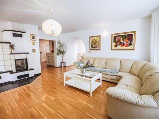 Stunning Rural Holiday Home with Garden and BBQ - Four Bedroom Holiday Home - 9