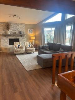 Upscale Anchorage Getaway, Cozy & Newly Remodeled - 0