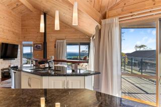 Still Water Retreat - Idyllic Taupo Lake front home near Taupo town - 7