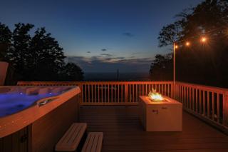 Iconic Chalet with Sauna, Hot Tub, Fire Pit, Plunge - 8