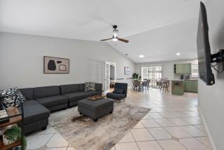 Relaxing 3BR Heated Pool & Hot Tub Retreat - 0