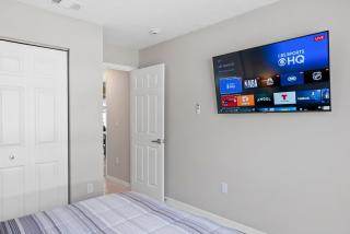 Relaxing 3BR Heated Pool & Hot Tub Retreat - 8