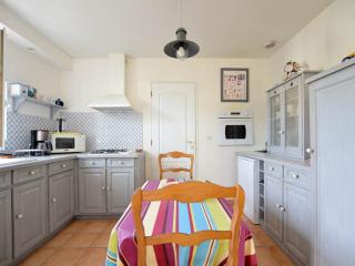 Belle Villa Moderne 3 Chambres - Proche Mer - Jardin et Parking - FR-1-705-30 - 1