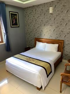 Khách Sạn Quốc Hồng - 4