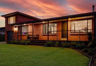 Dog Friendly Spa Beaches-Surfside Family Home - 7