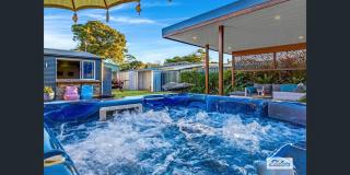 Dog Friendly Spa Beaches-Surfside Family Home - 6