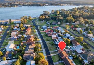 Dog Friendly Spa Beaches-Surfside Family Home - 3