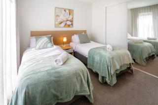 2BR Green Frame Views & Stadium Outlook plus Parking - 7