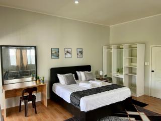 Feiloakimisi Retreat King Ensuite with Private Veranda Free Parking - 1