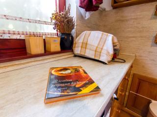 Rustic Charm Cottage Country House with Sauna - Five Bedroom Holiday Home with Sauna - 4