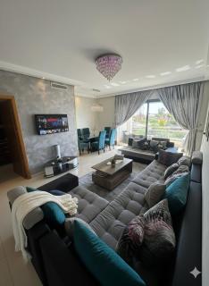 Beachside Charming Apartment - 0