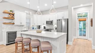 Sandy Smiles by AvantStay Seagrove Walk to Beach Pool - 4