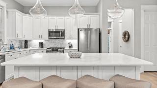 Sandy Smiles by AvantStay Seagrove Walk to Beach Pool - 3