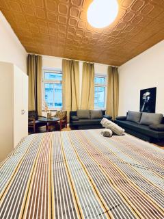 Sweet Studio for 3P, 10 Min to FAC Platz - 5