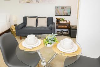 Ocean Breeze Marina Suites with Pool, Gym & Hot Tub - 3