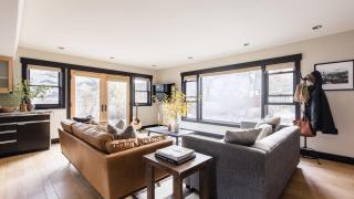 Paddington by AvantStay Cozy Chic Ski Lodge Mins from Mountain - 4