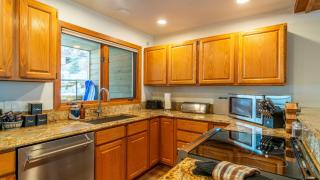 Riverside Condos C102 by AvantStay Condo Close To Downtown Town Park Ski Lift 8 - 2