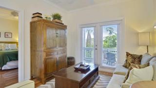 Coral Villa by AvantStay Close 2 DT Key West Shared Pool Patio - 7