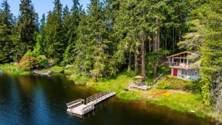 Goss Lake Getaway by AvantStay Lakefront Escape - 0